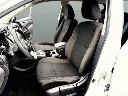 Used 2021 Nissan Rogue Sport S image 8