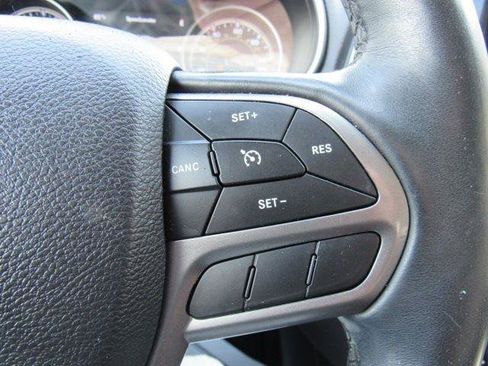 Used 2019 Jeep Cherokee Limited AWD/4WD image 30