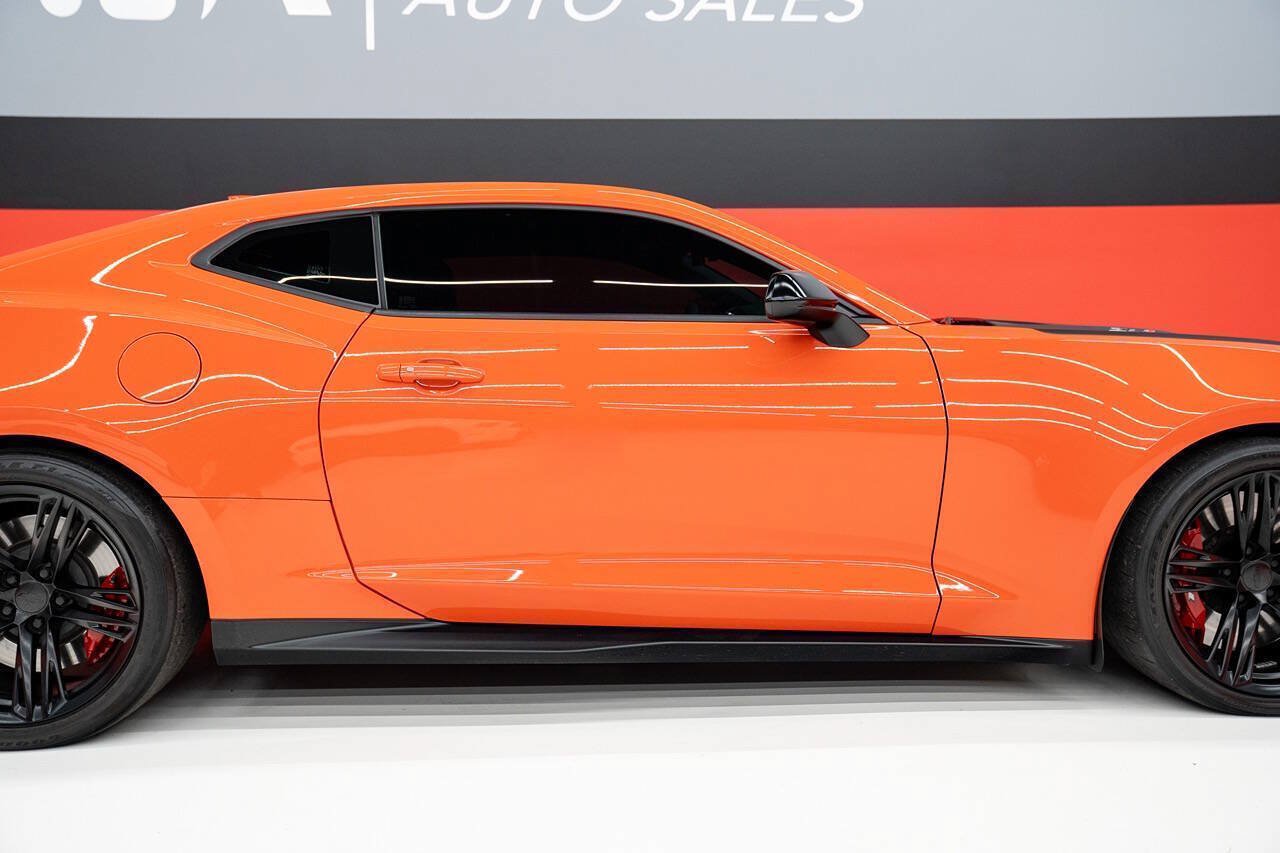 Used 2019 Chevrolet Camaro ZL1 RWD image 46