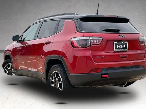Used 2025 Jeep Compass Trailhawk AWD/4WD image 4