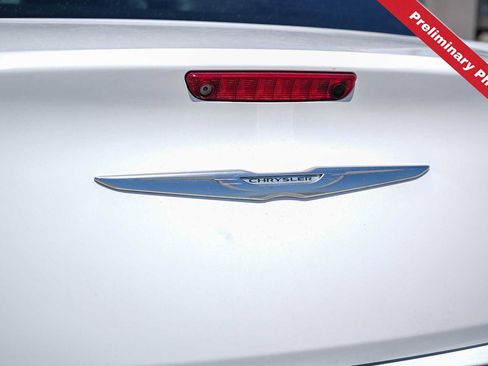 Used 2016 Chrysler 300 Limited RWD image 10