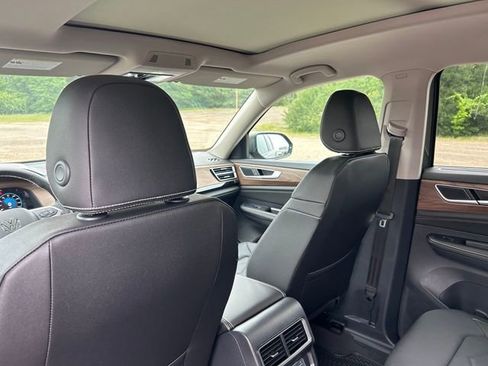 New 2026 Volkswagen Atlas SE FWD image 20