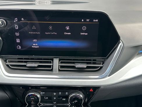 Used 2025 Chevrolet Trax LT image 18