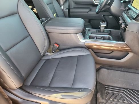 Used 2025 Chevrolet Silverado 1500 LT Trail Boss w/ Convenience Package II image 14