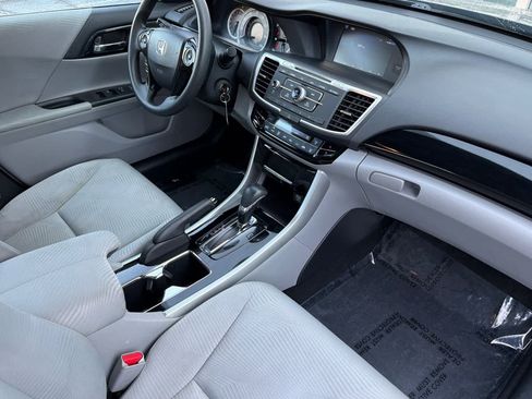 Used 2016 Honda Accord LX image 17