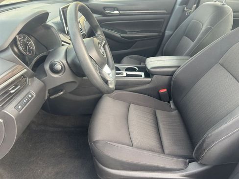 Used 2024 Nissan Altima 2.5 SV image 28