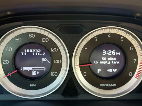 Used 2011 Volvo XC60 T6 image 32