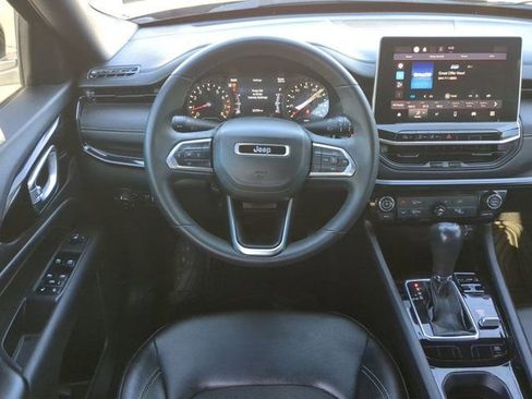 Used 2024 Jeep Compass Latitude image 15