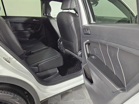 Used 2022 Volkswagen Tiguan SE R-Line AWD/4WD image 16