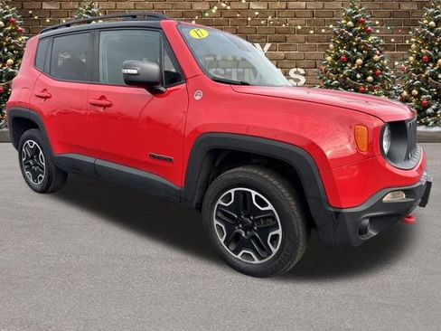 Used 2017 Jeep Renegade Trailhawk image 9