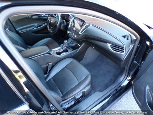 Used 2019 Chevrolet Malibu LT w/ Leather Package image 29