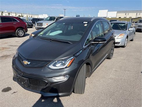 Used 2018 Chevrolet Bolt Premier w/ Driver Confidence II Package FWD image 2