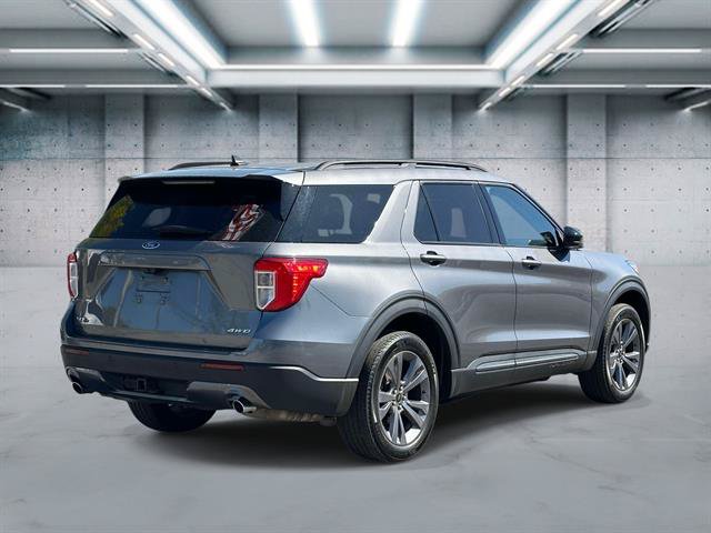 Used 2023 Ford Explorer XLT w/ Equipment Group 202A AWD/4WD image 26