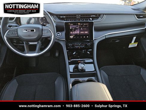 New 2025 Jeep Grand Cherokee Altitude image 8