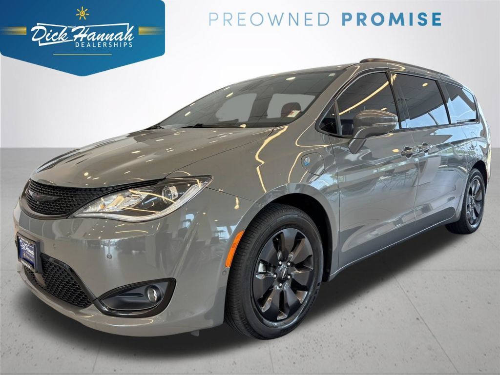 Used 2020 Chrysler Pacifica Limited w/ Quick Oder Package 2EV RED-S FWD image 1