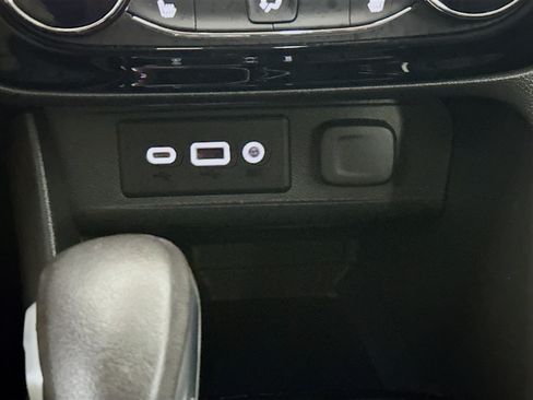 Used 2023 Buick Encore GX Preferred w/ Cold Weather Comfort Package FWD image 25
