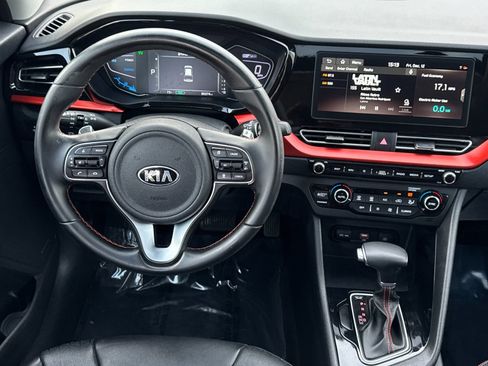 Used 2020 Kia Niro Touring image 16