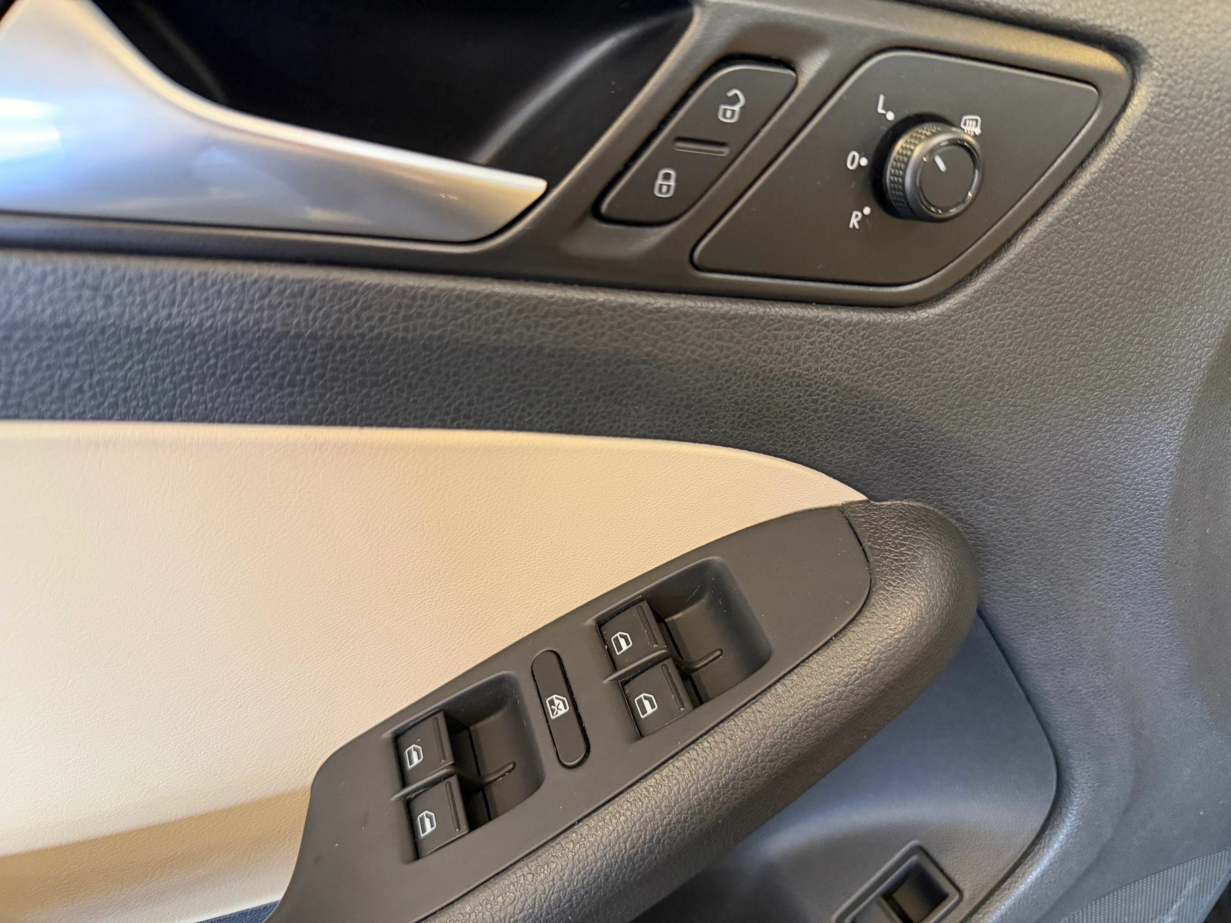 Used 2018 Volkswagen Jetta SE FWD image 10