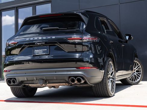 Certified 2023 Porsche Cayenne AWD/4WD image 11