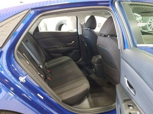 Certified 2025 Hyundai Elantra SEL w/ Cargo Package image 15