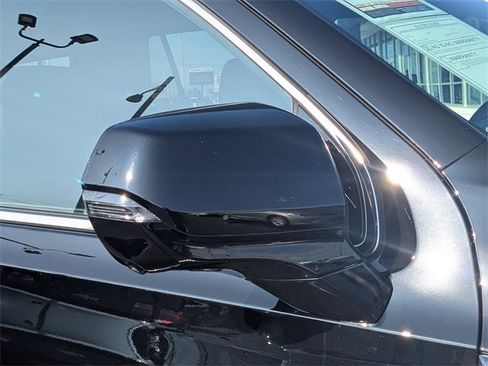 Used 2025 GMC Yukon Denali image 11