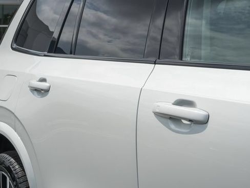 New 2027 Volvo XC90 B6 Ultra AWD/4WD image 16