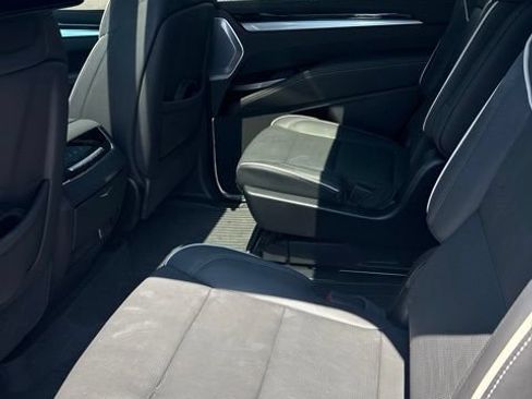 Used 2025 Cadillac Escalade Sport w/ Touring Package AWD/4WD image 33