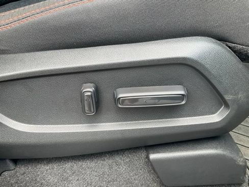 Used 2025 Honda Pilot Sport image 21