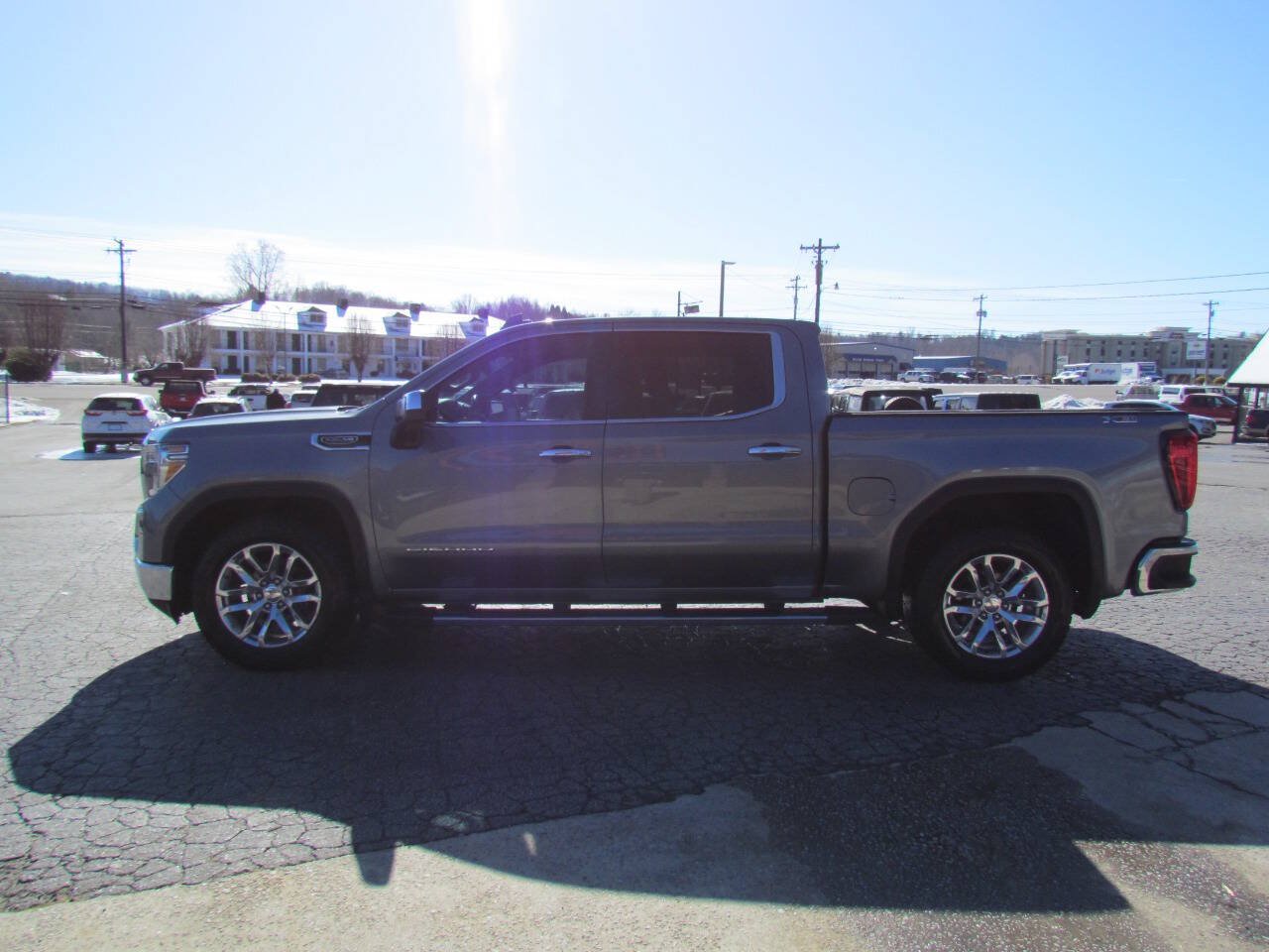 Used 2019 GMC Sierra 1500 SLT w/ SLT Premium Plus Package AWD/4WD image 4