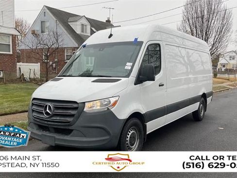 Used 2025 Mercedes-Benz Sprinter 2500 image 3