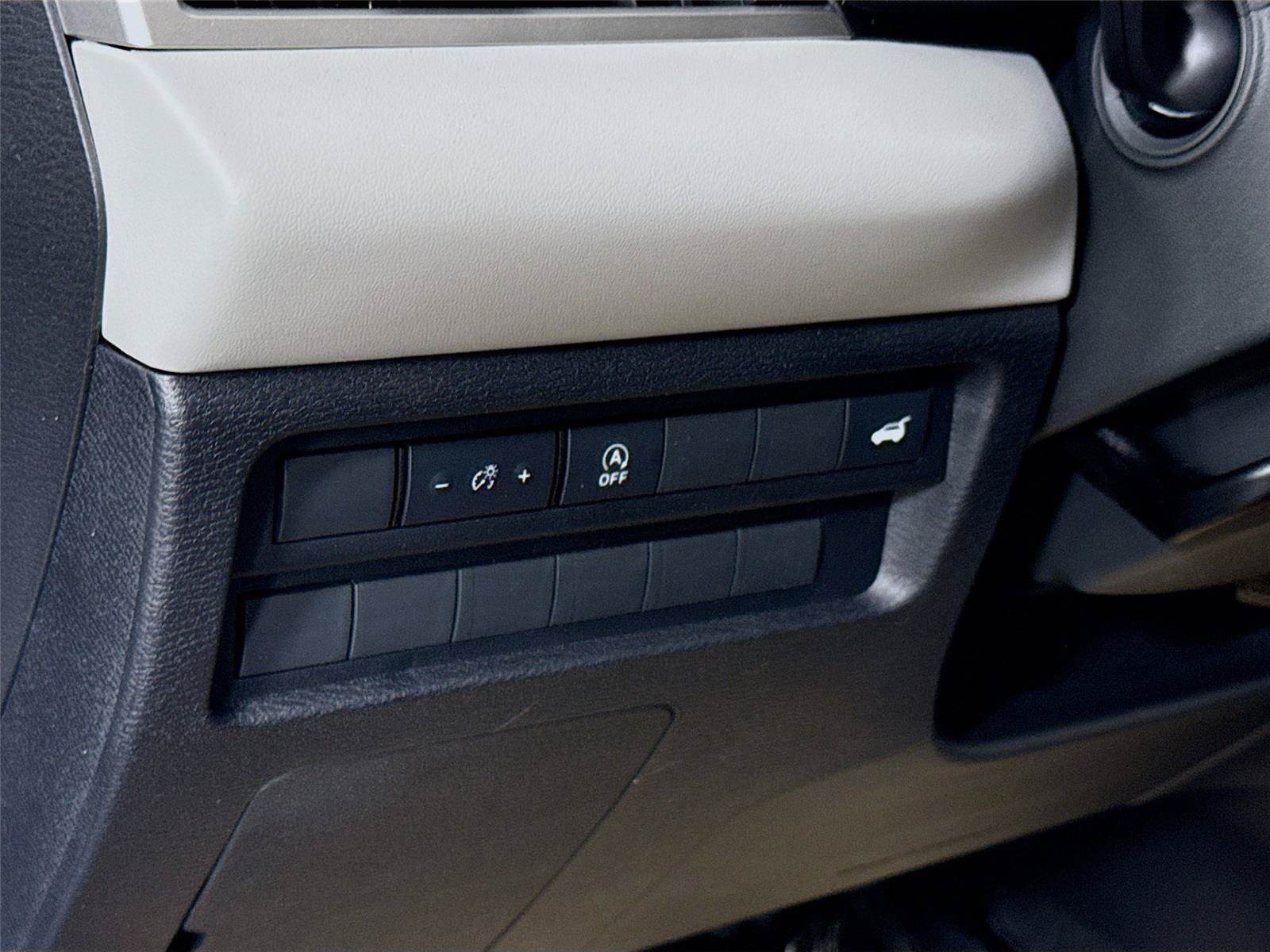 New 2026 Mitsubishi Outlander SE FWD image 4