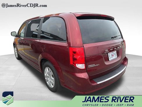 Used 2018 Dodge Grand Caravan SE image 8