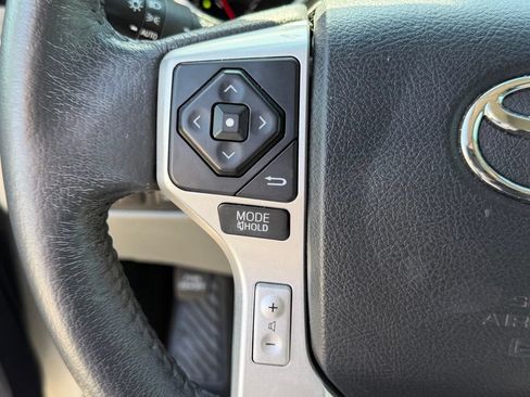 Used 2017 Toyota Sequoia Platinum AWD/4WD image 22