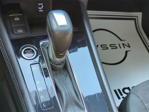 Used 2021 Nissan Kicks SR w/ Interior Electronics Package image 19