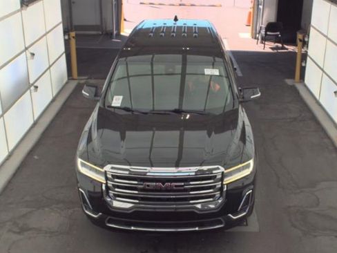 Used 2022 GMC Acadia SLE image 2