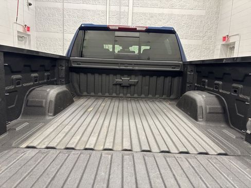 Used 2023 Chevrolet Silverado 1500 LT AWD/4WD image 6