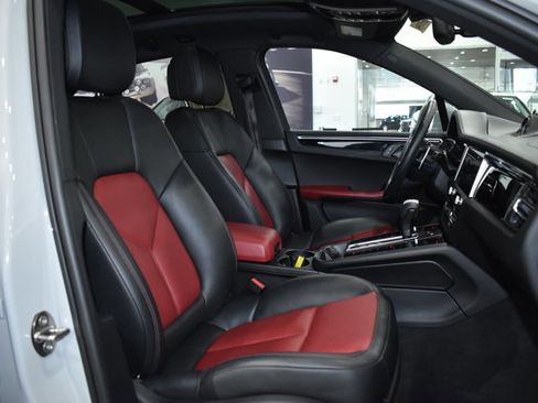 Used 2022 Porsche Macan S image 26