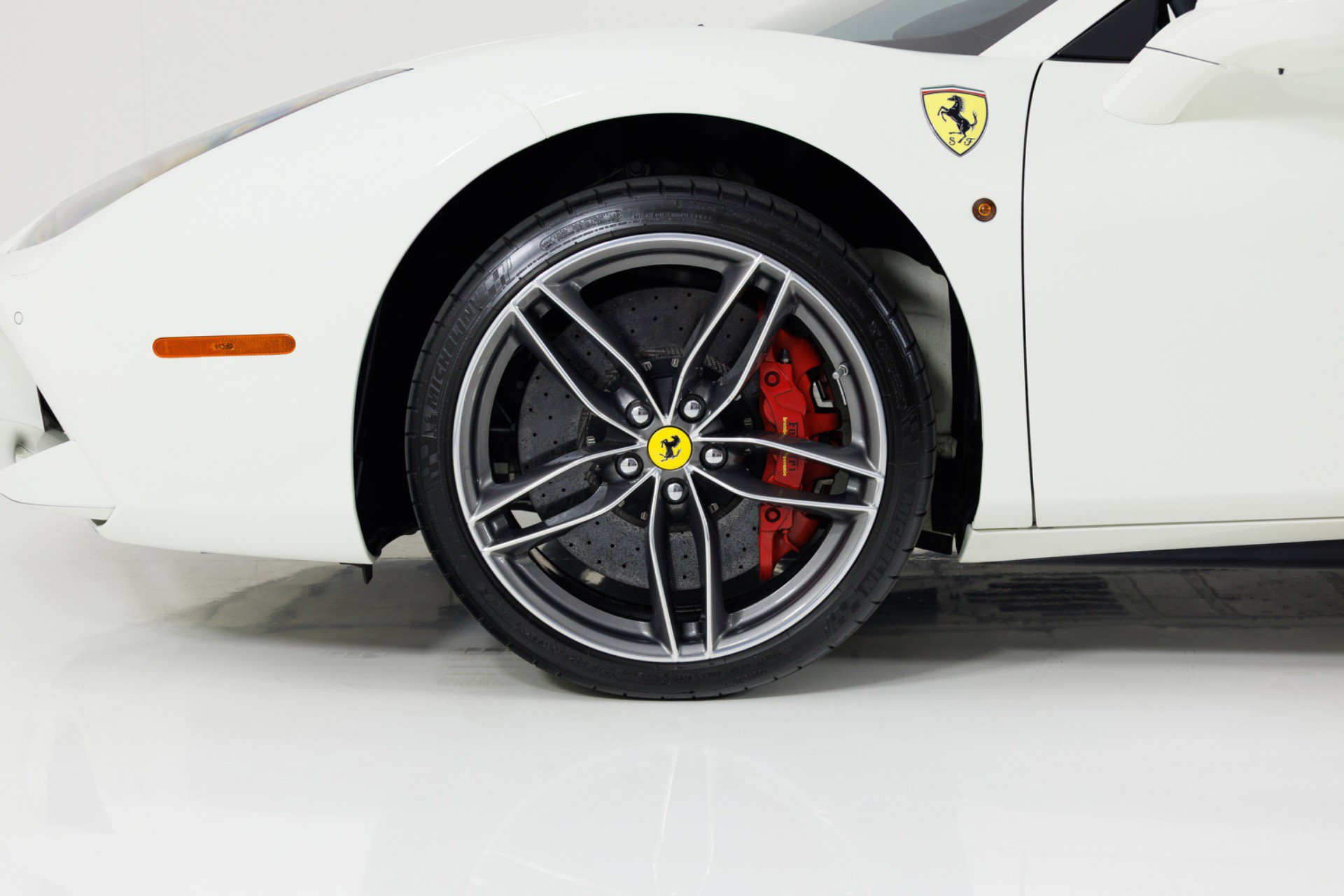 Used 2017 Ferrari 488 Spider RWD image 12