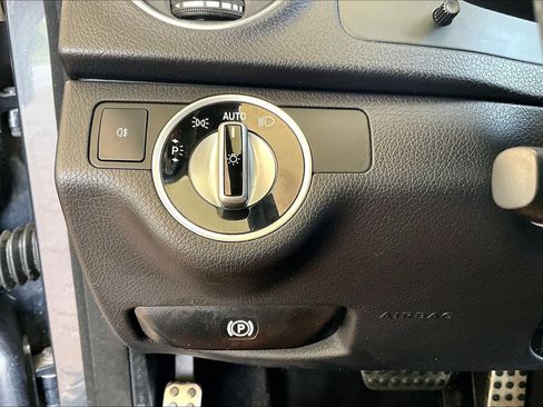 Used 2014 Mercedes-Benz C 250 Sedan image 33