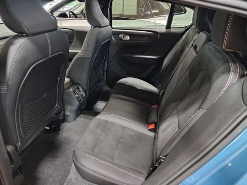 Used 2023 Volvo C40 P8 Recharge Plus w/ Climate Package AWD/4WD image 15