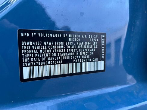 Used 2025 Volkswagen Jetta SE image 29