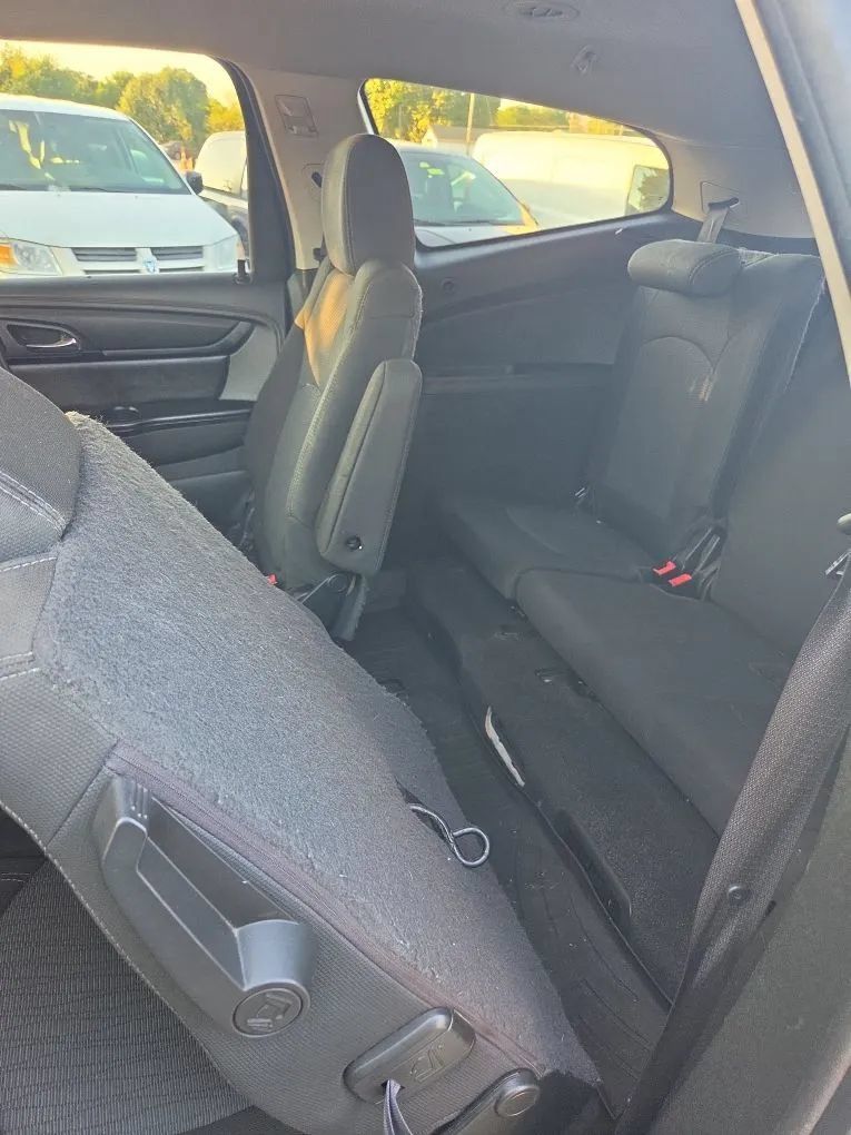Used 2014 Chevrolet Traverse LT FWD image 25