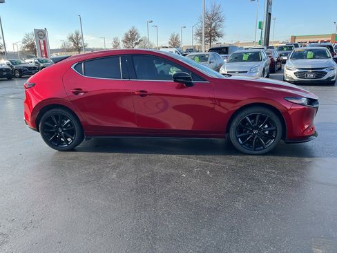 Certified 2025 MAZDA MAZDA3 Hatchback w/Premium Plus Pkg image 6