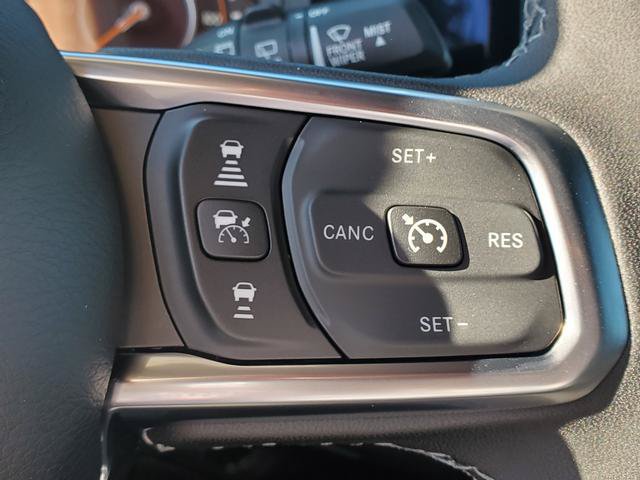 New 2026 Jeep Wrangler Unlimited Sahara w/ Technology Group AWD/4WD image 11