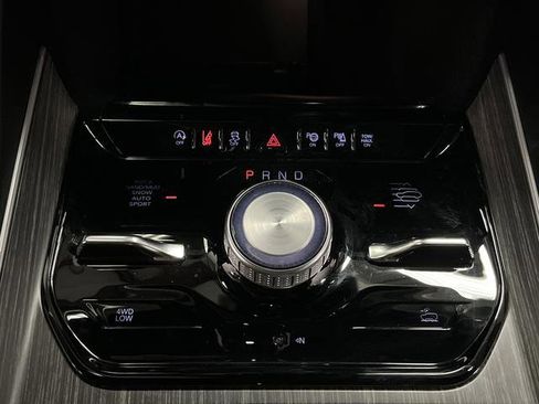 Used 2024 Jeep Wagoneer Series III w/ Convenience Group I image 22