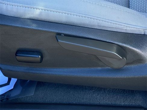 Used 2022 Chevrolet Colorado W/T image 21