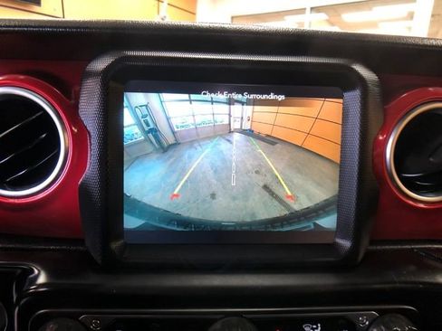 Used 2022 Jeep Wrangler Rubicon w/ Steel Bumper Group image 16