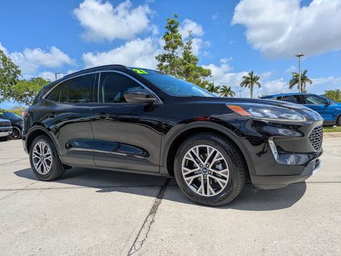 Certified 2021 Ford Escape SEL w/ Technology Package FWD image 2
