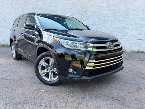 Used 2019 Toyota Highlander Limited FWD image 3