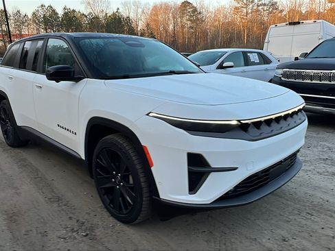 Used 2024 Jeep Wagoneer Launch Edition image 5